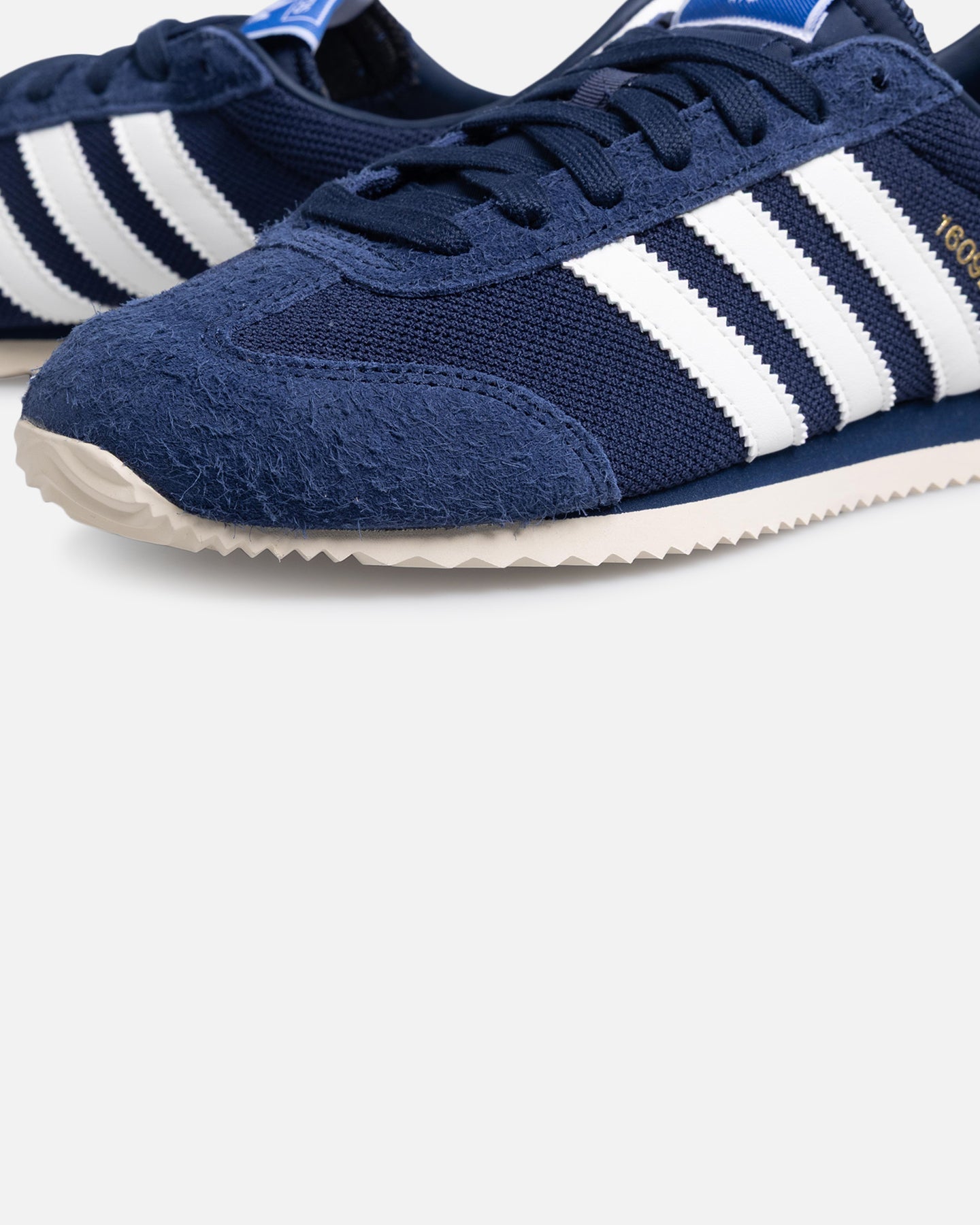 Retro-Inspired Low-Cut Sneakers - Indigo & White