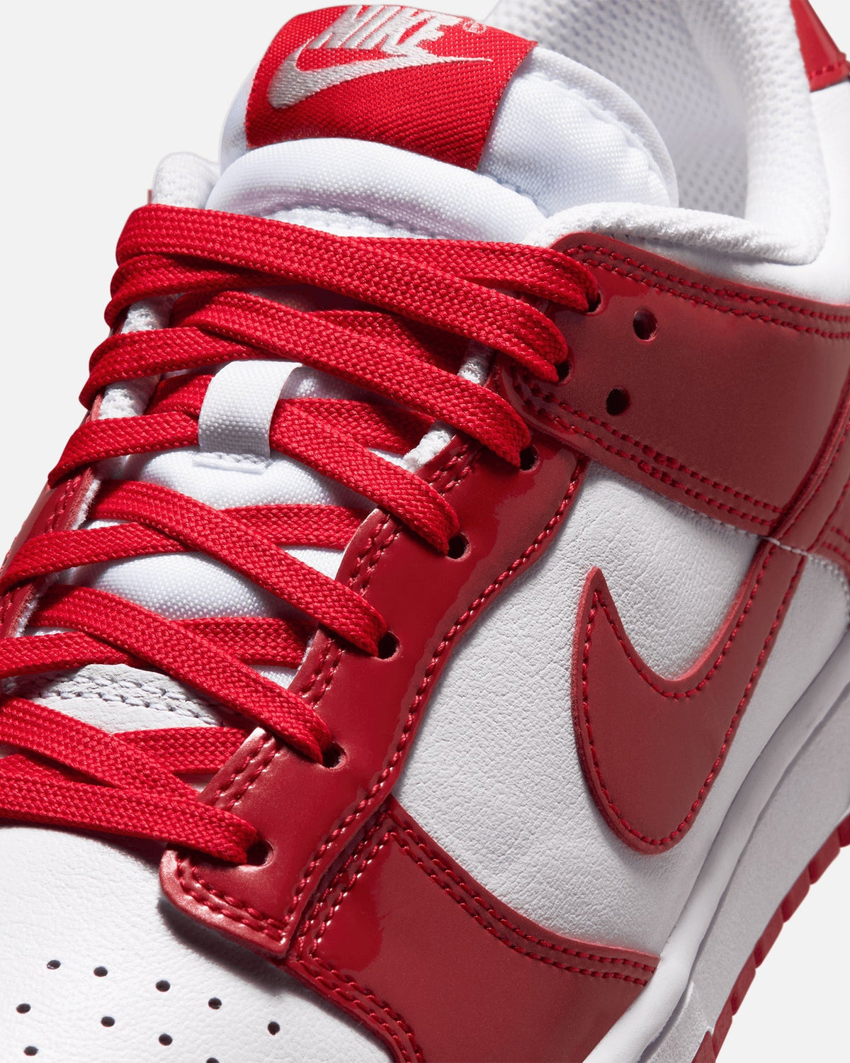 Women's Low-Top Casual Sneakers - White/University Red