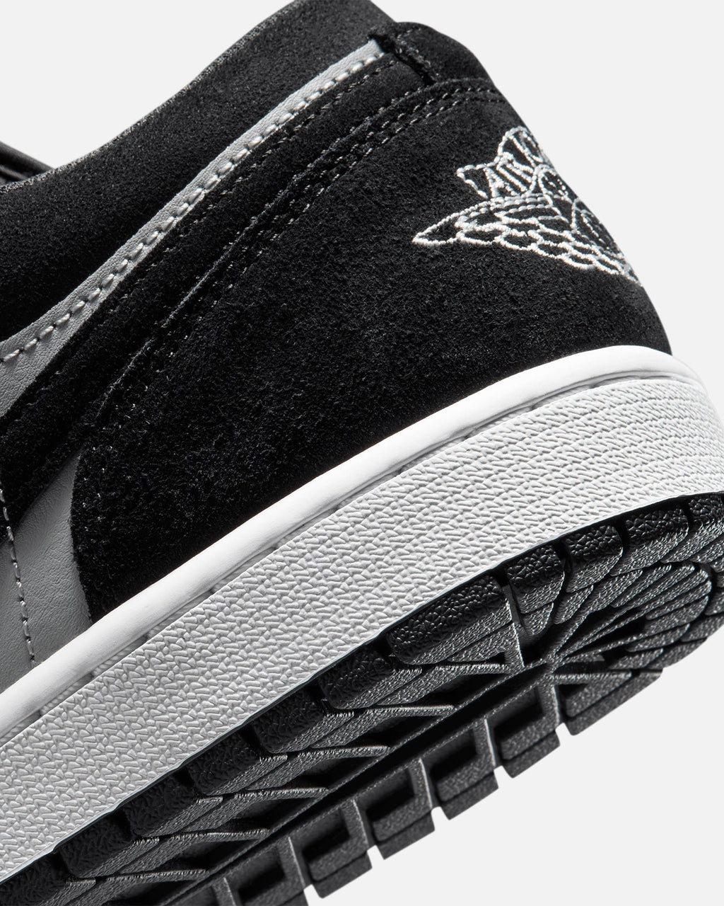 Low-Top Casual Leather Sneakers - Black & White