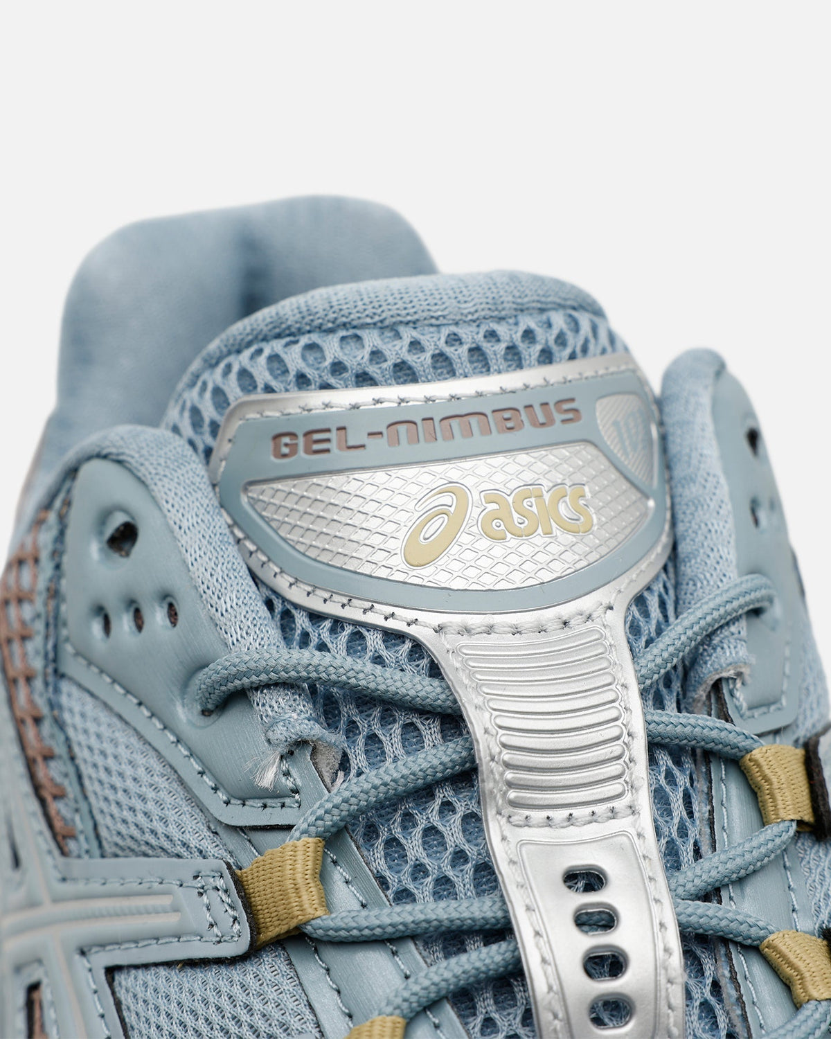 Men's Cushioned Low-Cut Athletic Sneaker