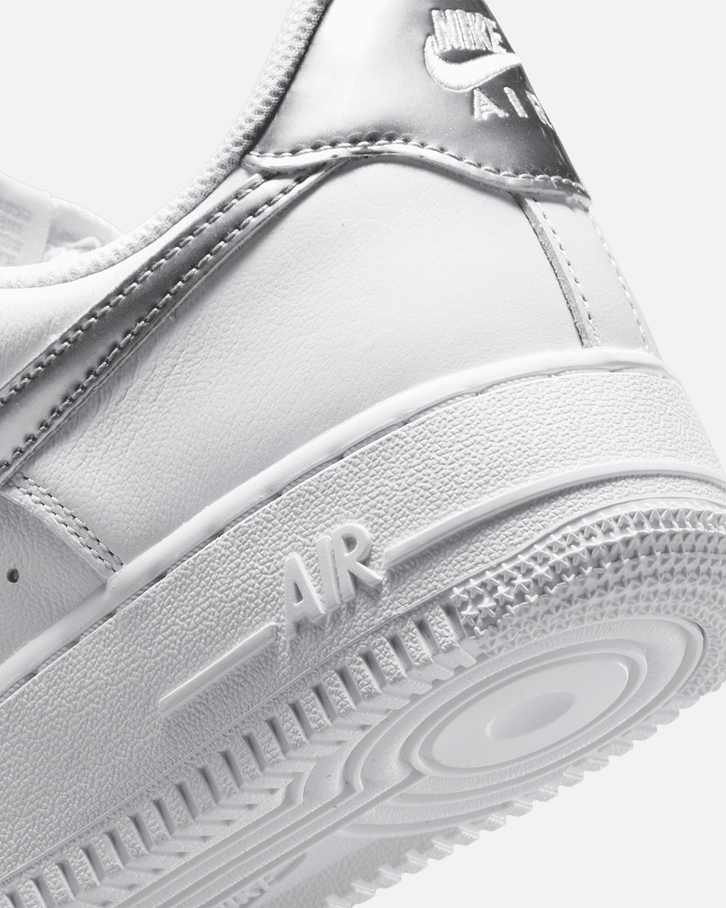 Women's Low-Top Casual Sneakers - White/Metallic