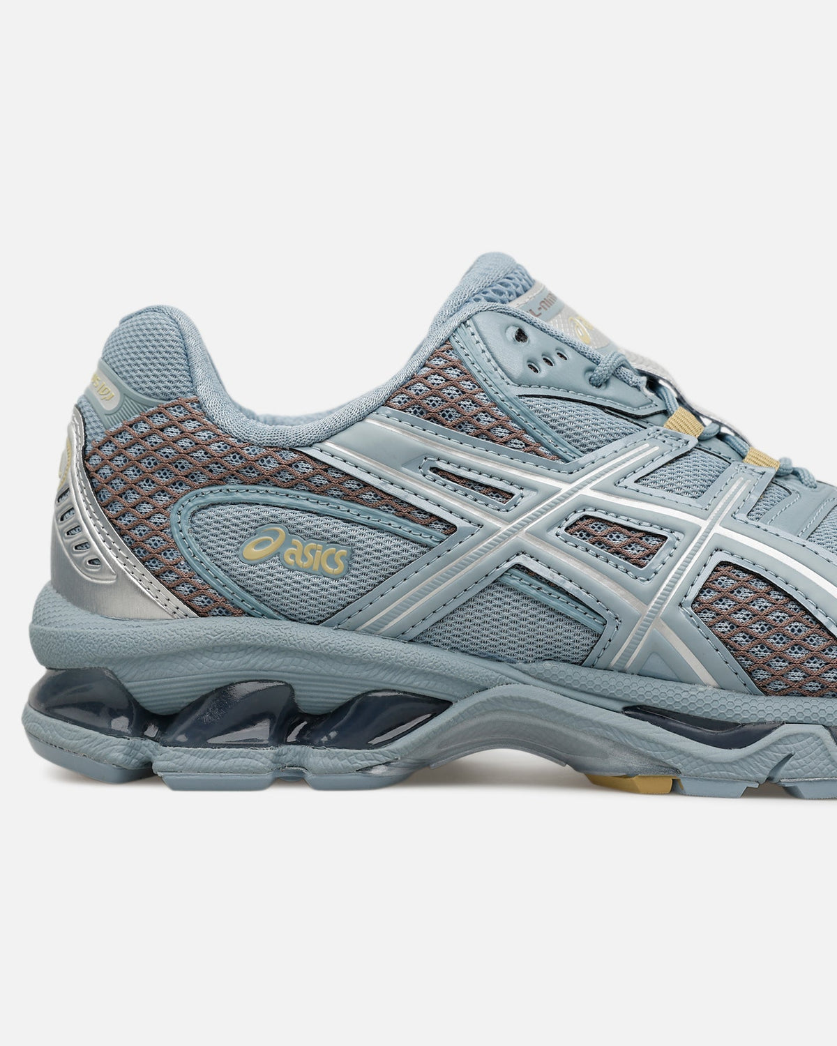 Men's Cushioned Low-Cut Athletic Sneaker