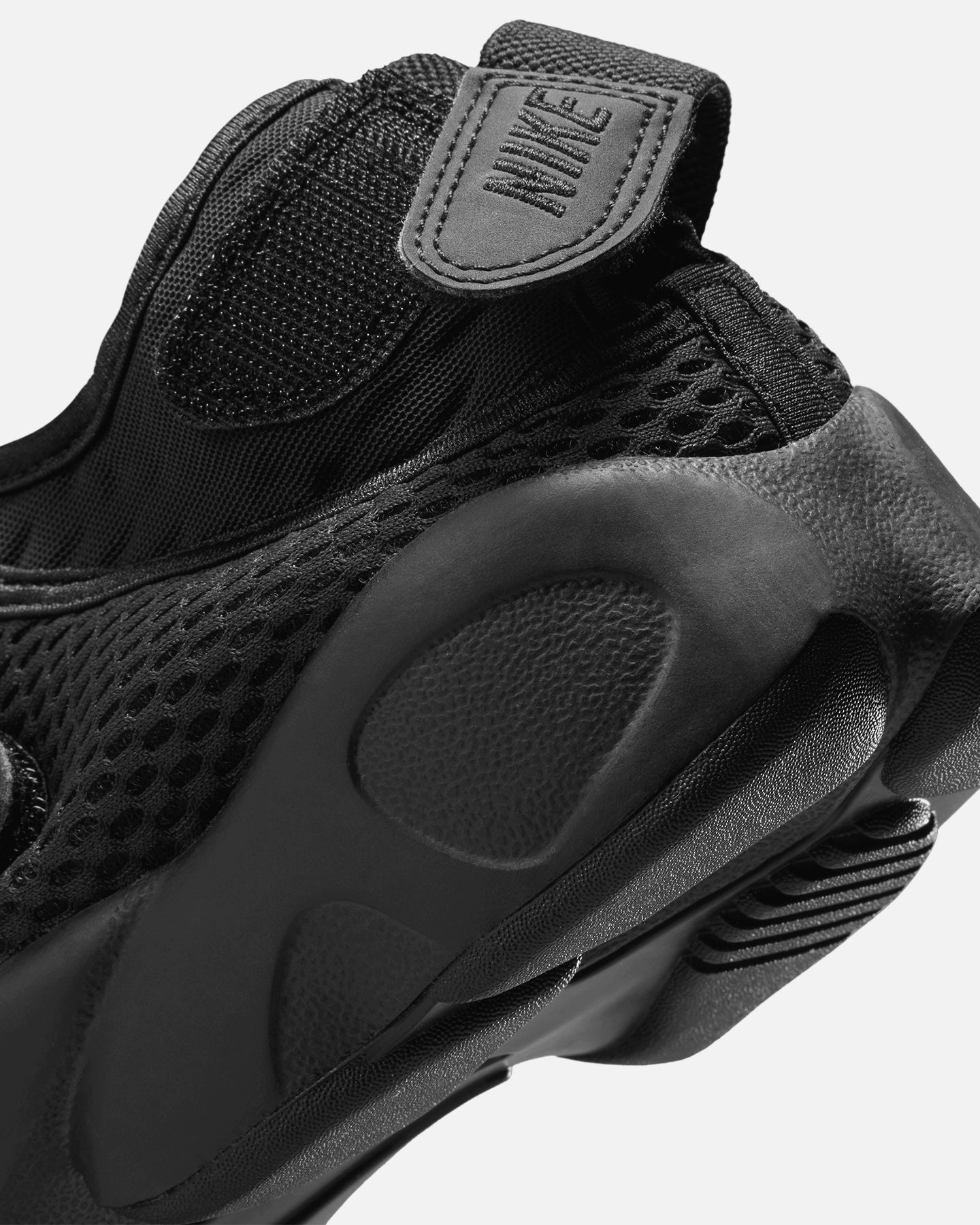 Split-Toe Slip-On Mesh Shoes - Black