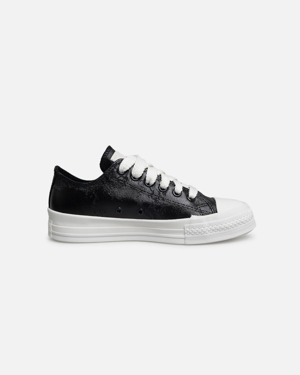 Low-Cut Canvas Lifestyle Shoes - Black/Vintage White