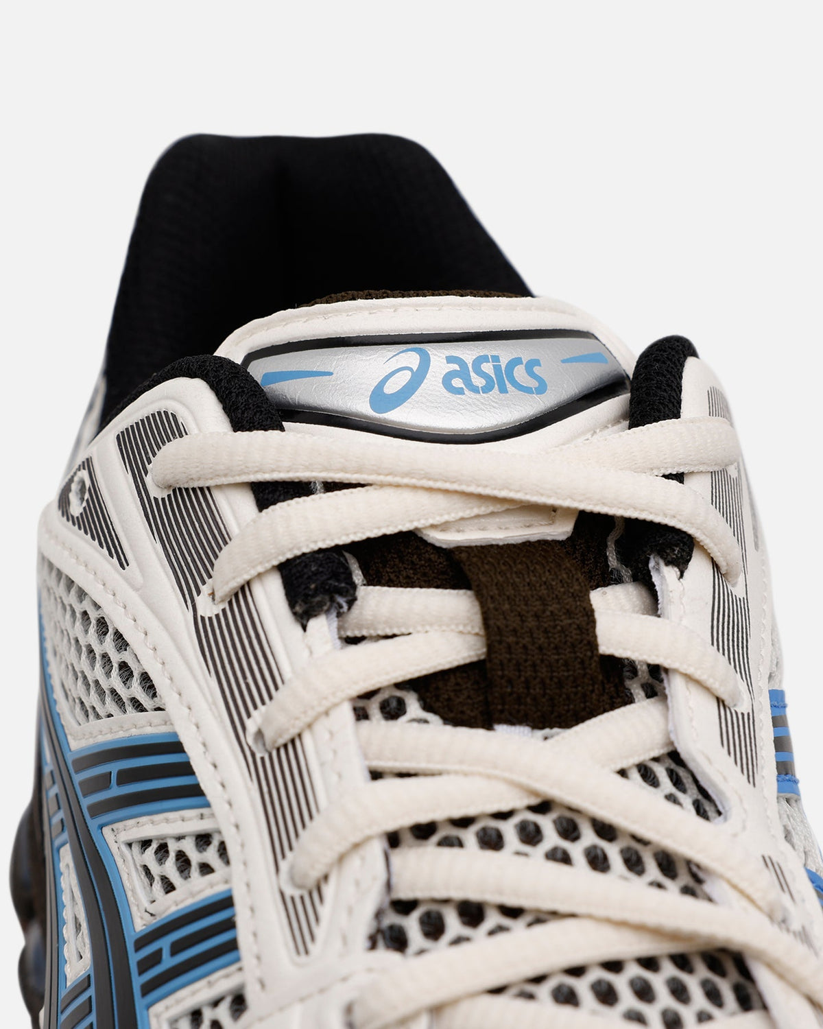 Retro-Inspired Low-Cut Sports Shoe - White/Blue