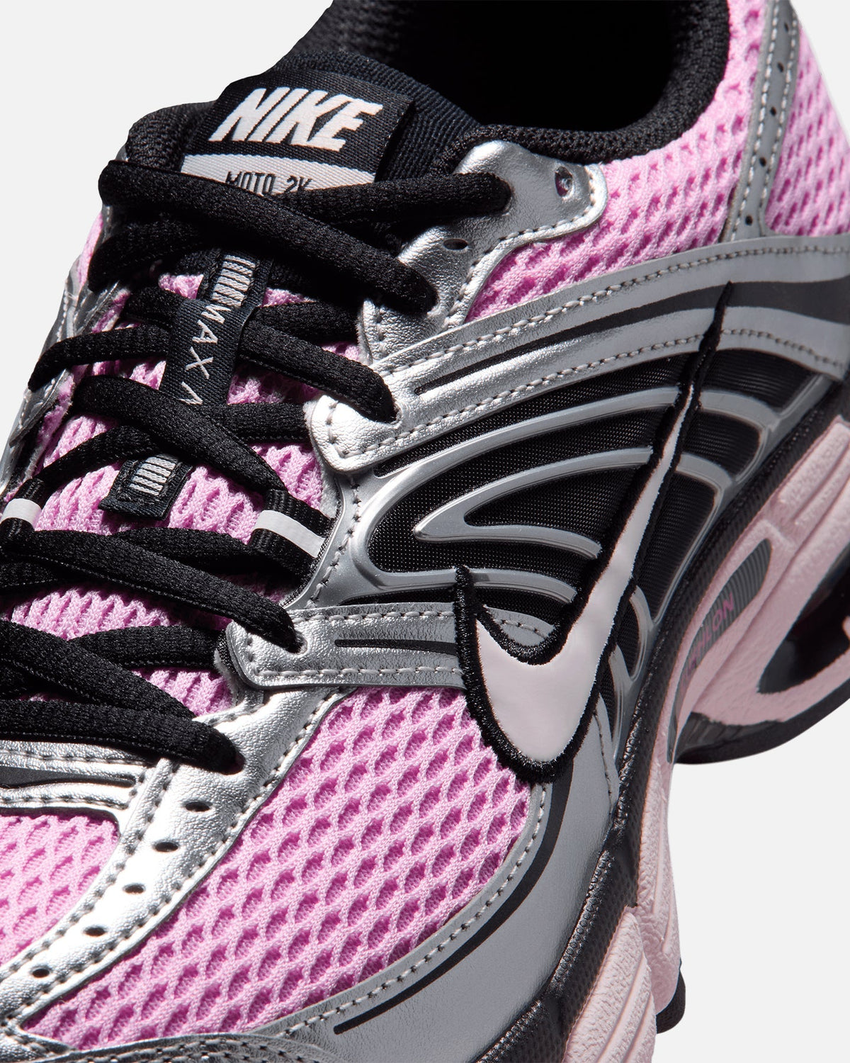 Women's Low-Cut Cushioned Athletic Sneakers - Pink