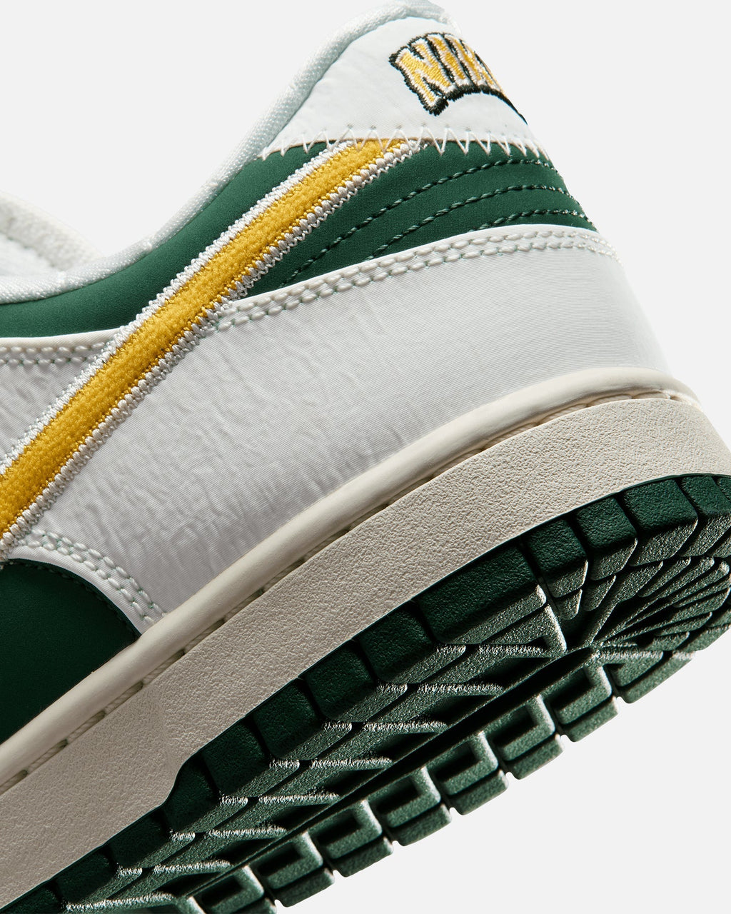 Low-Top Lifestyle Casual Sneakers - Sail