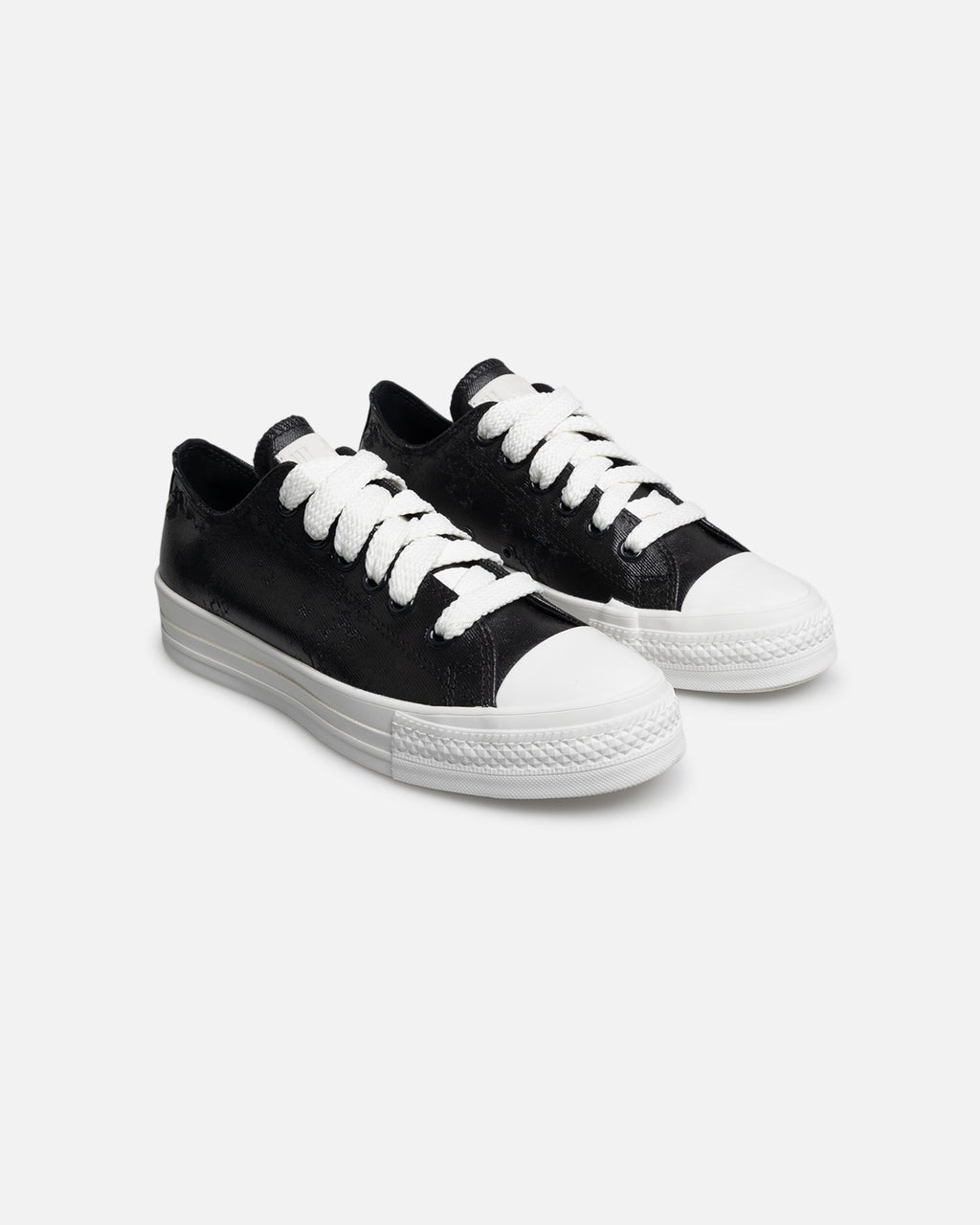 Low-Cut Canvas Lifestyle Shoes - Black/Vintage White