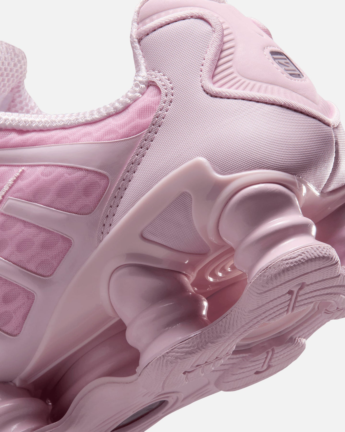 Women's Responsive Cushioning Sports Shoes - Pink