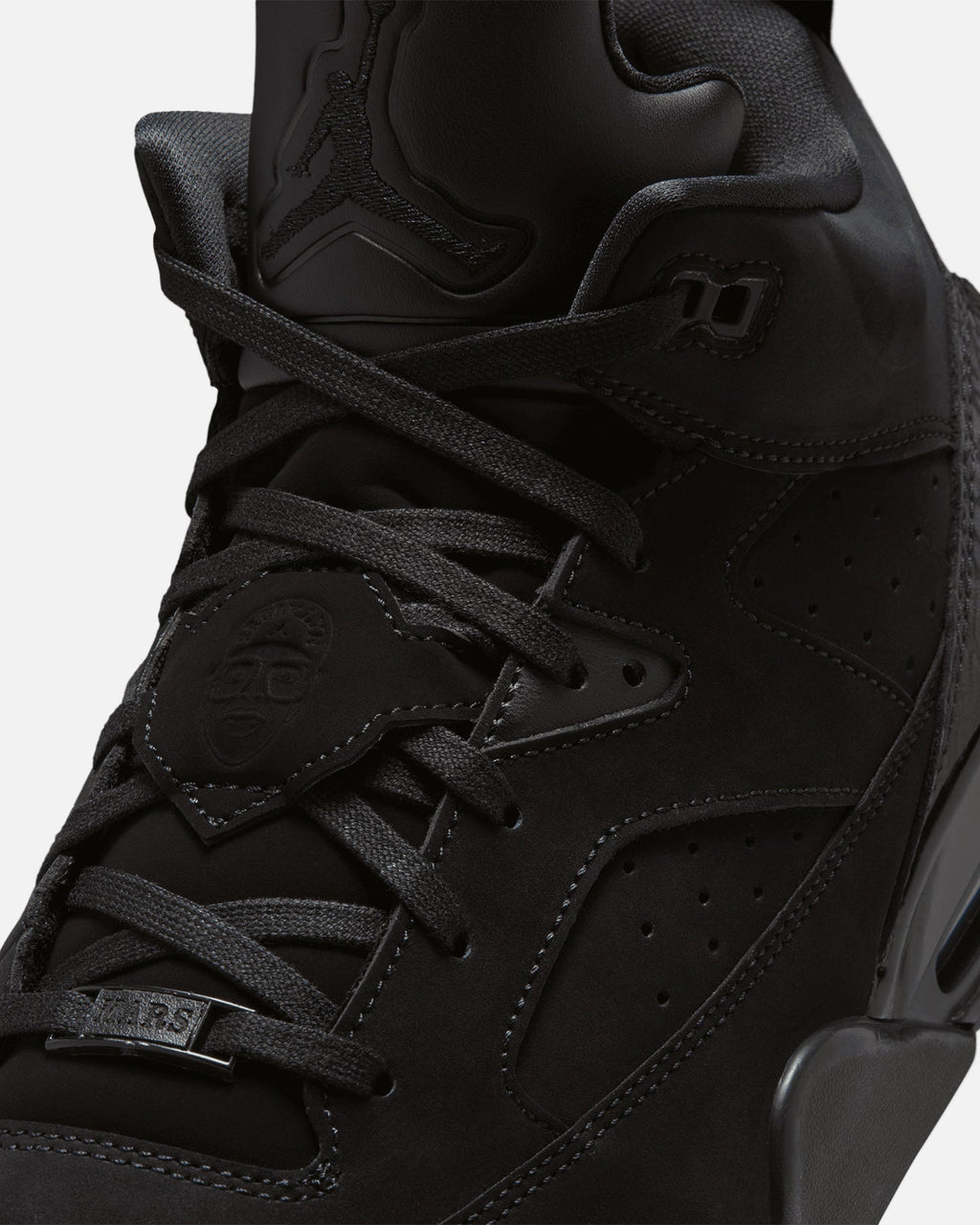 Men's Low-Cut Sport Shoes with Air Cushioning - Black