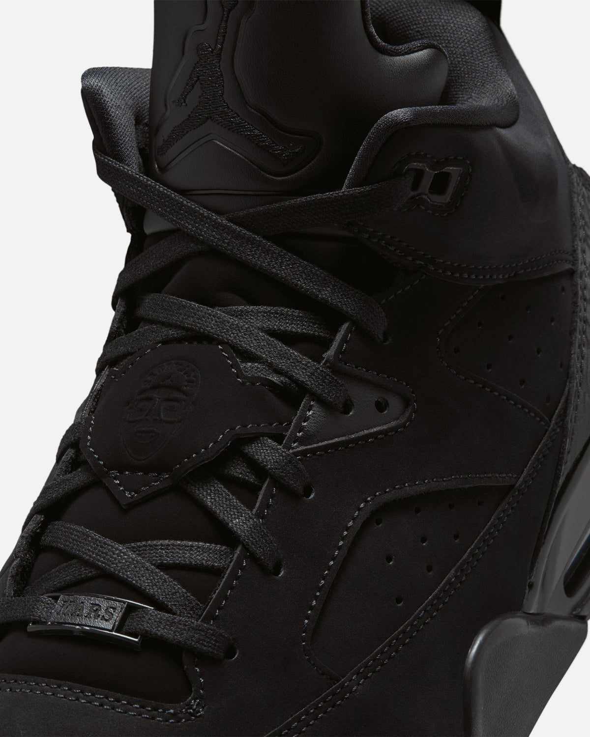 Men's Low-Cut Sport Shoes with Air Cushioning - Black
