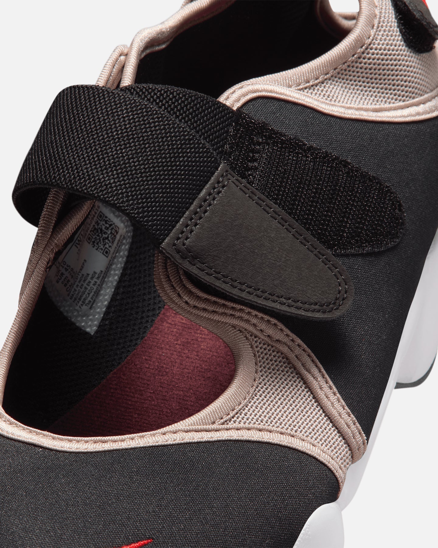 Lightweight Split-Toe Shoes Black & Red