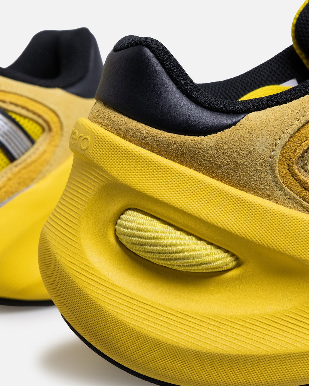 Yellow Low-Cut Performance Casual Shoes
