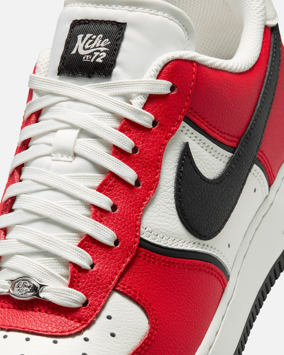 Classic Low-Top Lifestyle Shoes - University Red