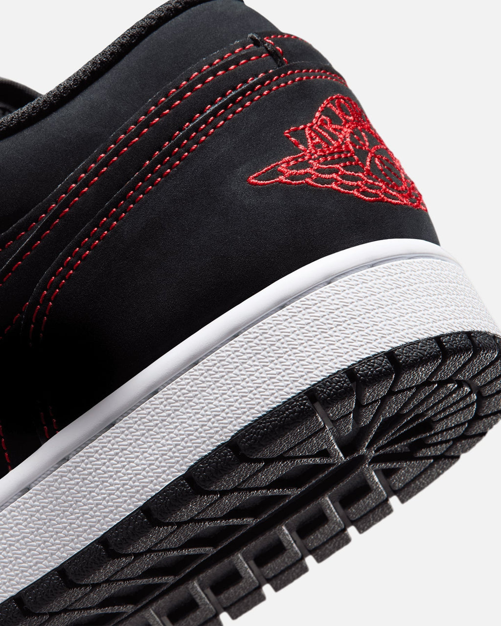 Men's Low-Cut Casual Shoes - Black/University Red