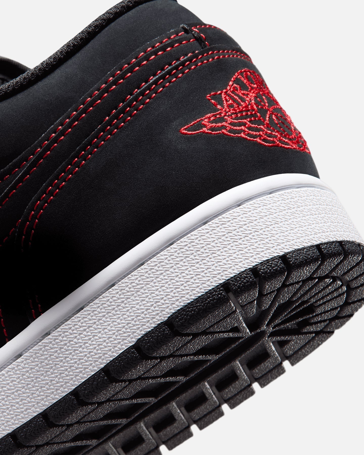 Men's Low-Cut Casual Shoes - Black/University Red