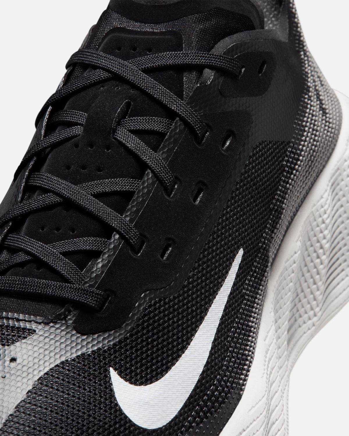 Men's Lightweight Low-Cut Sneakers - Black/White