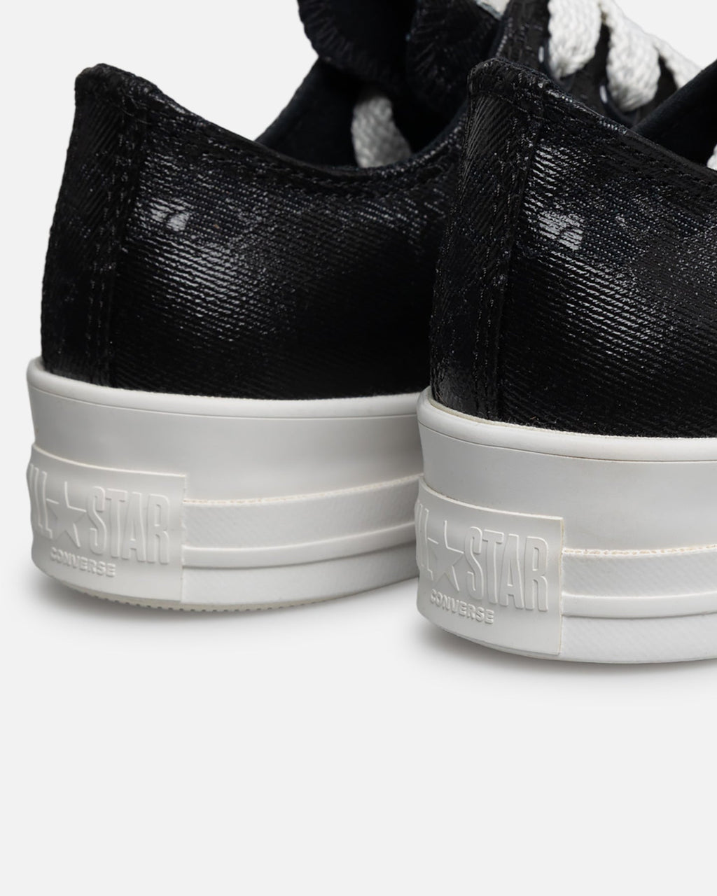 Low-Cut Canvas Lifestyle Shoes - Black/Vintage White