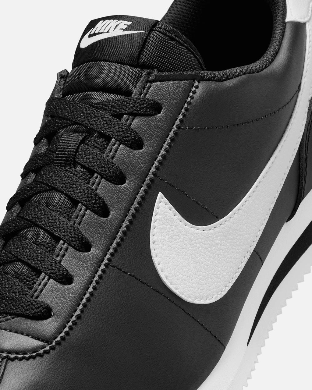 Retro-Inspired Low-Cut Casual Sneakers - Black/White
