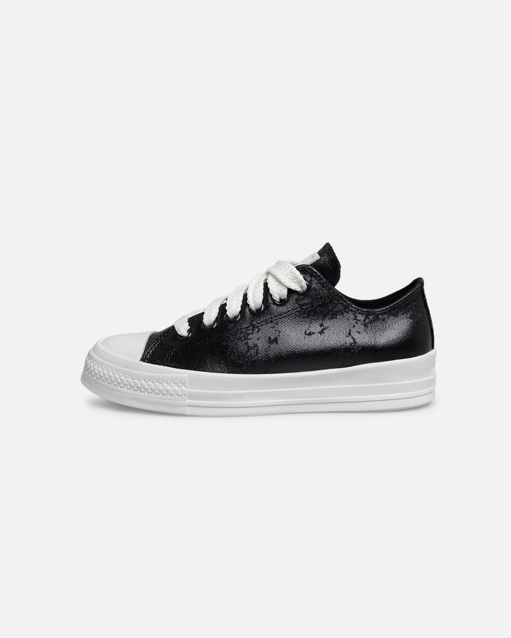 Low-Cut Canvas Lifestyle Shoes - Black/Vintage White