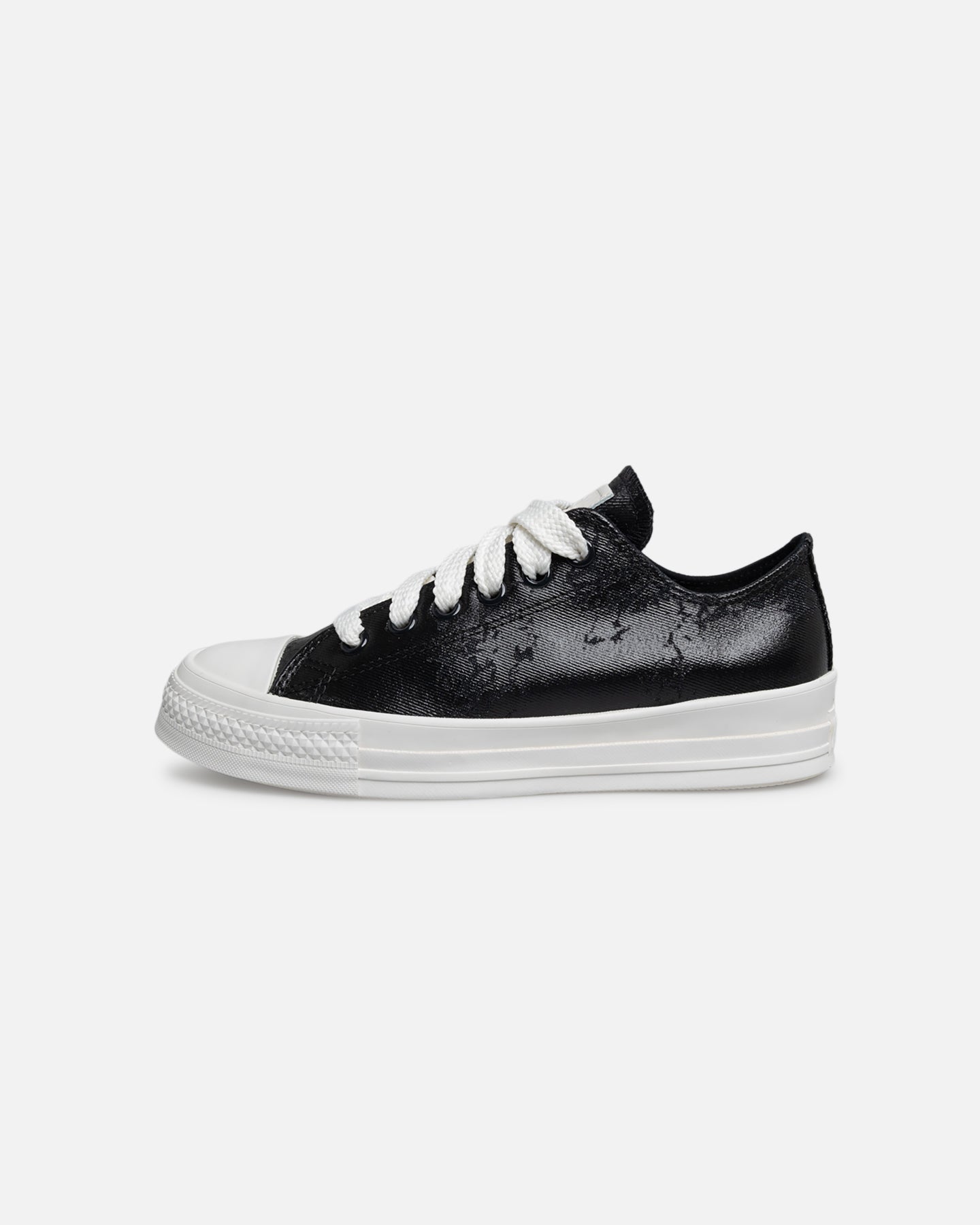 Low-Cut Canvas Lifestyle Shoes - Black/Vintage White