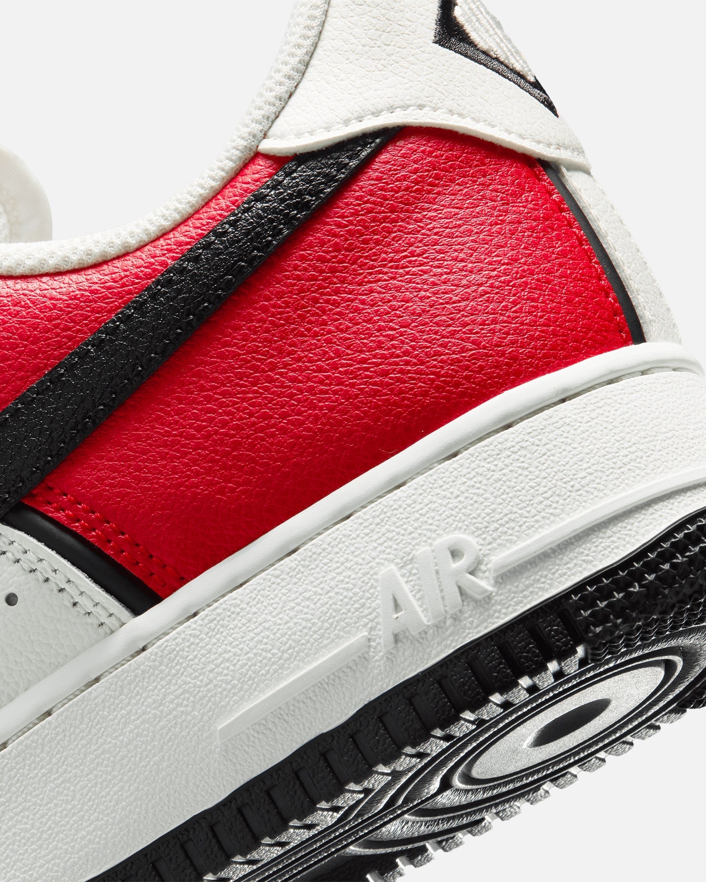 Classic Low-Top Lifestyle Shoes - University Red