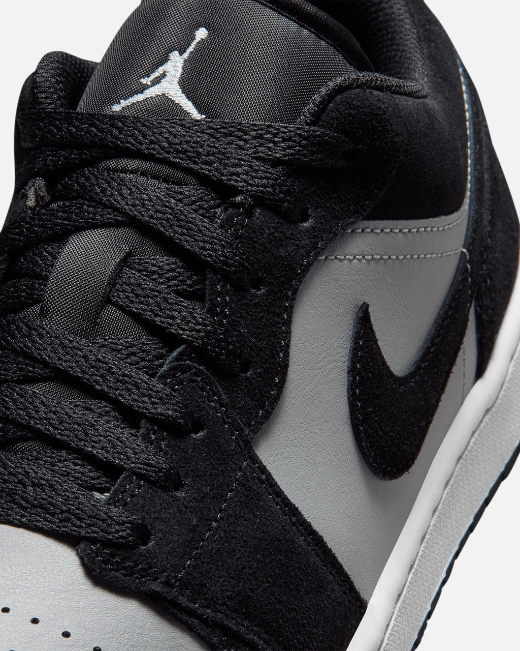 Low-Top Casual Leather Sneakers - Black & White
