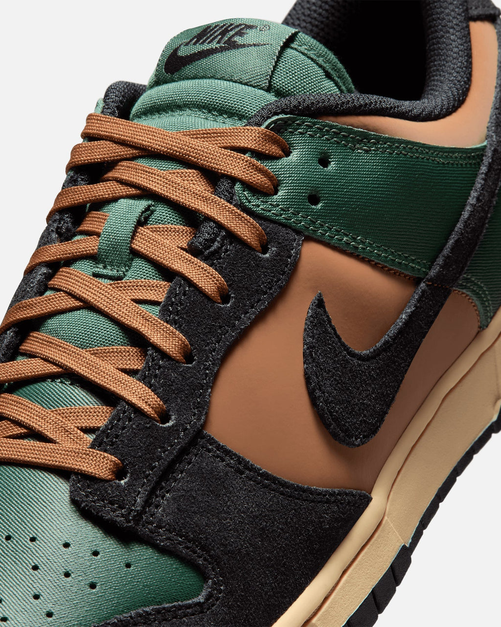 Classic Low-Cut Lifestyle Sneakers - Fir Green, Black & Tan