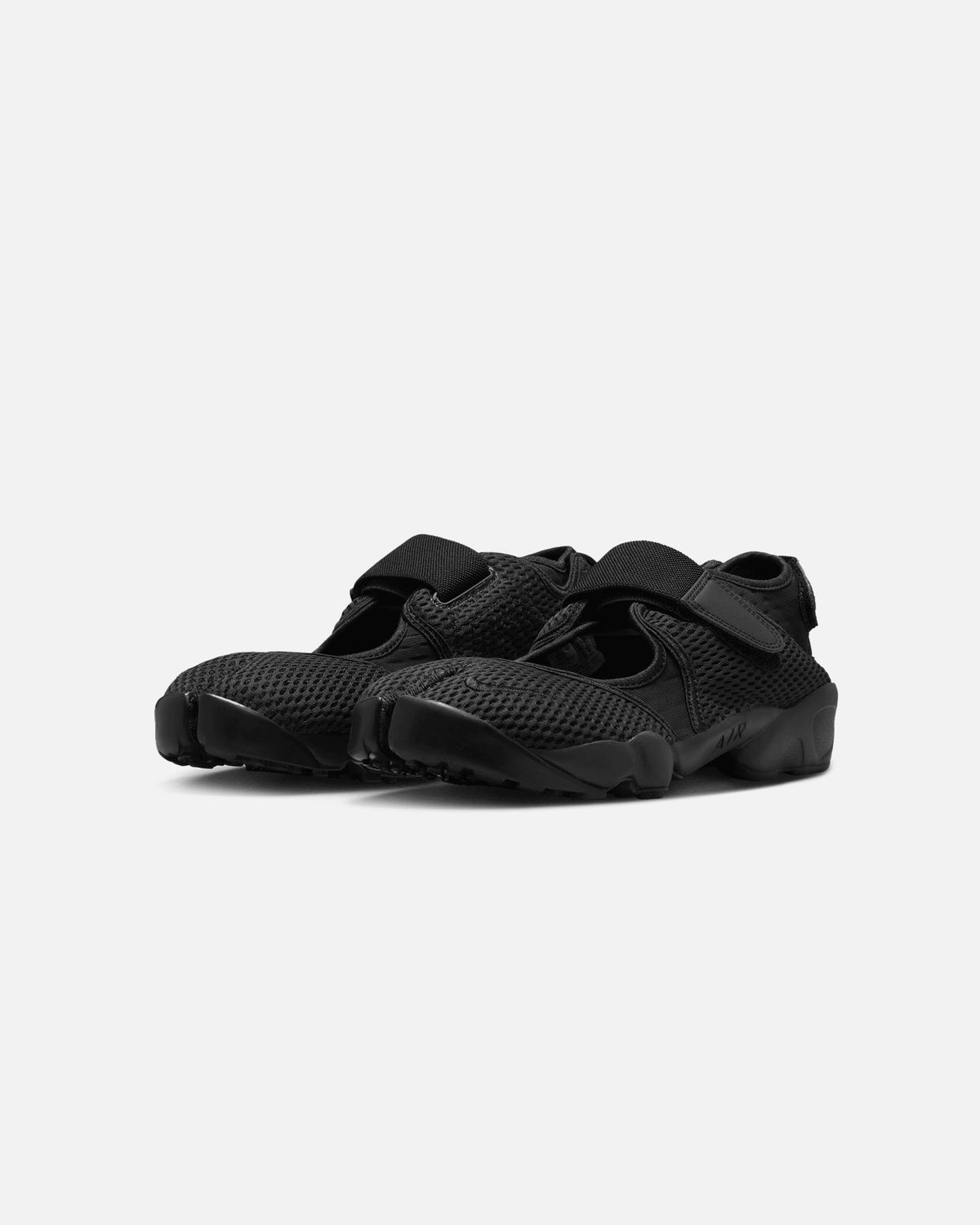 Split-Toe Slip-On Mesh Shoes - Black