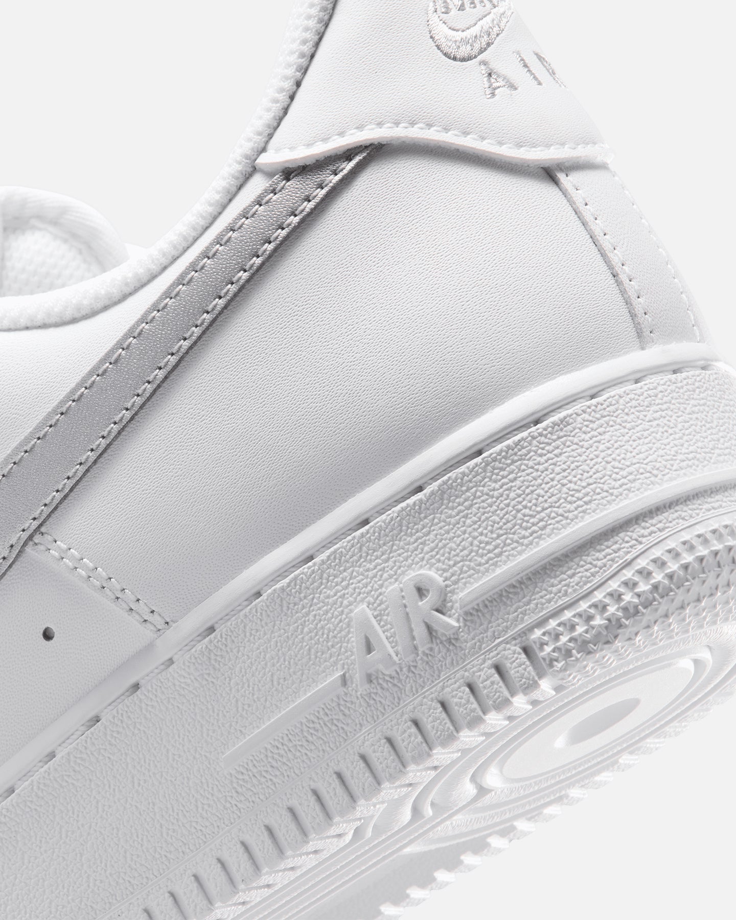 Low-Cut Casual Athletic Shoe - White/Metallic