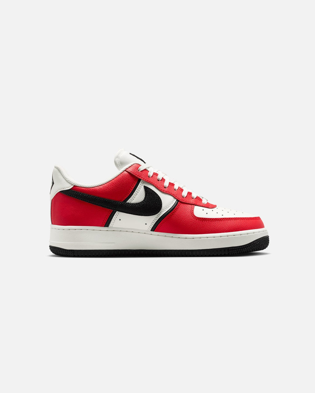 Classic Low-Top Lifestyle Shoes - University Red